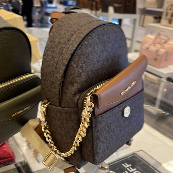 MICHAEL KORS
Maisie Extra-Small Logo 2-in-1 Backpack
Brown
NWT - Picture 2 of 16